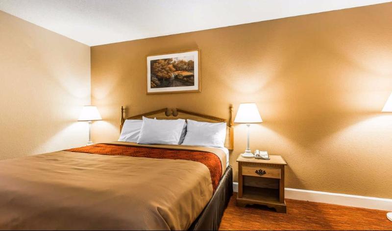 Econo Lodge Madison Exteriör bild